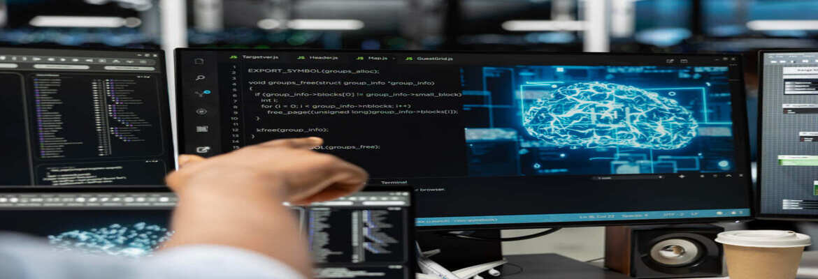 "Pessoa a apontar para ecrã de computador que mostra código de programação e um cérebro digital brilhante, representando a inteligência artificial no marketing."
